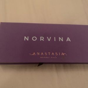 Norvina Palette